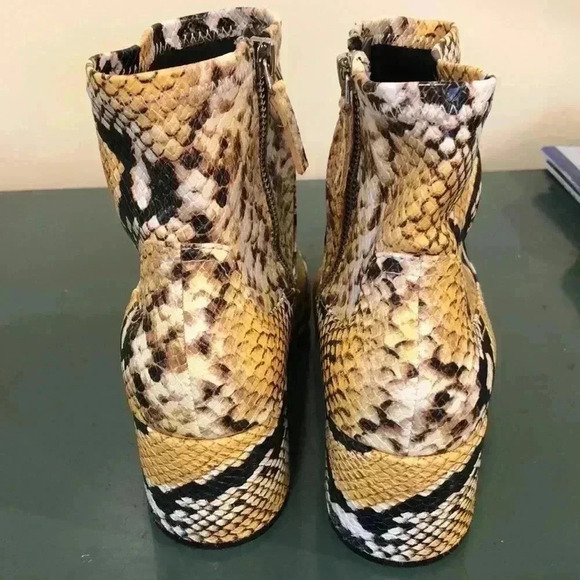 Aldo snakeskin boots with side zipper. - Picture 3 of 9